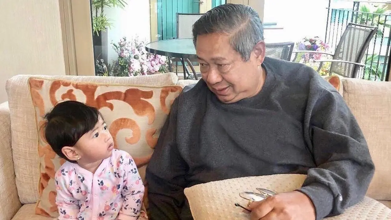 SBY bersama cucu