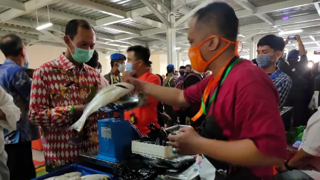 Meraih Rezeki Saat Pandemi Covid-19 di Pasar Ikan Modern Palembang