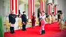 Presiden Joko Widodo atau Jokowi didampingi Ibu Negara Iriana Joko Widodo tiba untuk menghadiri Upacara Peringatan Detik-Detik Proklamasi 1945 di Istana Merdeka, Jakarta, Senin (17/8/2020). (Foto: Biro Pers Sekretariat Presiden)