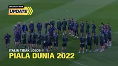 Kegagalan Italia melaju ke Piala Dunia Qatar 2022 menjadi salah satu topik Liputan6 Update, Senin (28/3/2022). Acara yang tayang melalui live Instagram di akun Liputan6.com ini menghadirkan editor kanal Bola, Thomas sebagai pembicara.