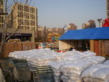 Foto pada 20 Januari 2021 menunjukkan area suplai di Distrik Daxing di Beijing, ibu kota China. Distrik Daxing di Beijing pada Rabu (20/1) mengeluarkan pemberitahuan yang melarang semua warga di distrik itu meninggalkan ibu kota di tengah munculnya kasus baru COVID-19. (Xinhua/Peng Ziyang)