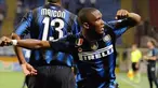 Selebrasi Samuel Eto'o usai mencetak satu gol saat Inter Milan bermain imbang 1-1 melawan AS Roma pada leg kedua semifinal Coppa Italia di Stadio Giuseppe Meazza, 11 Mei 2011. Inter ke final dengan agregat 2-1. AFP PHOTO/OLIVIER MORIN