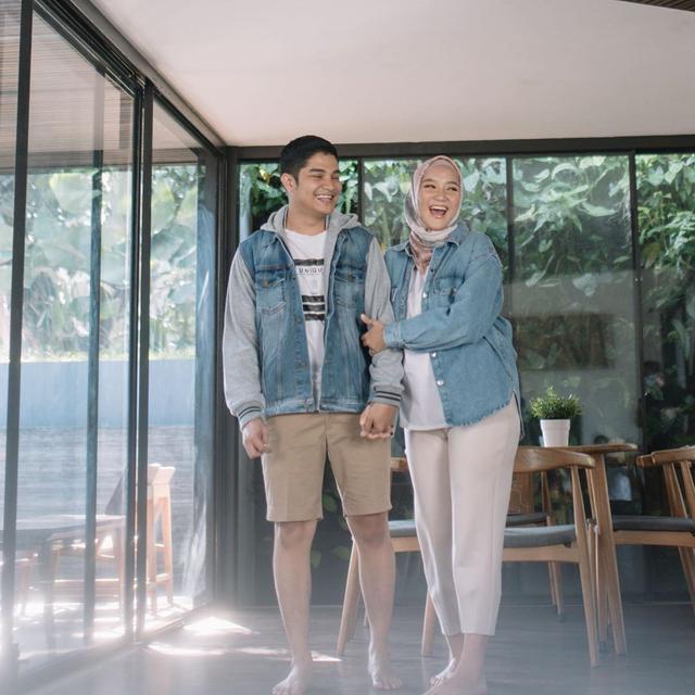 Jelang Melahirkan, Ini 6 Potret Maternity Shoot Erica Putri dan Suami