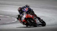 Pebalap Ducati, Jorge Lorenzo, gagal finis setelah terjatuh pada lap ke-12 pada seri pembuka MotoGP 2018 yang berlangsung di Sirkuit Losail, Qatar. (Twitter/@DucatiMotor)