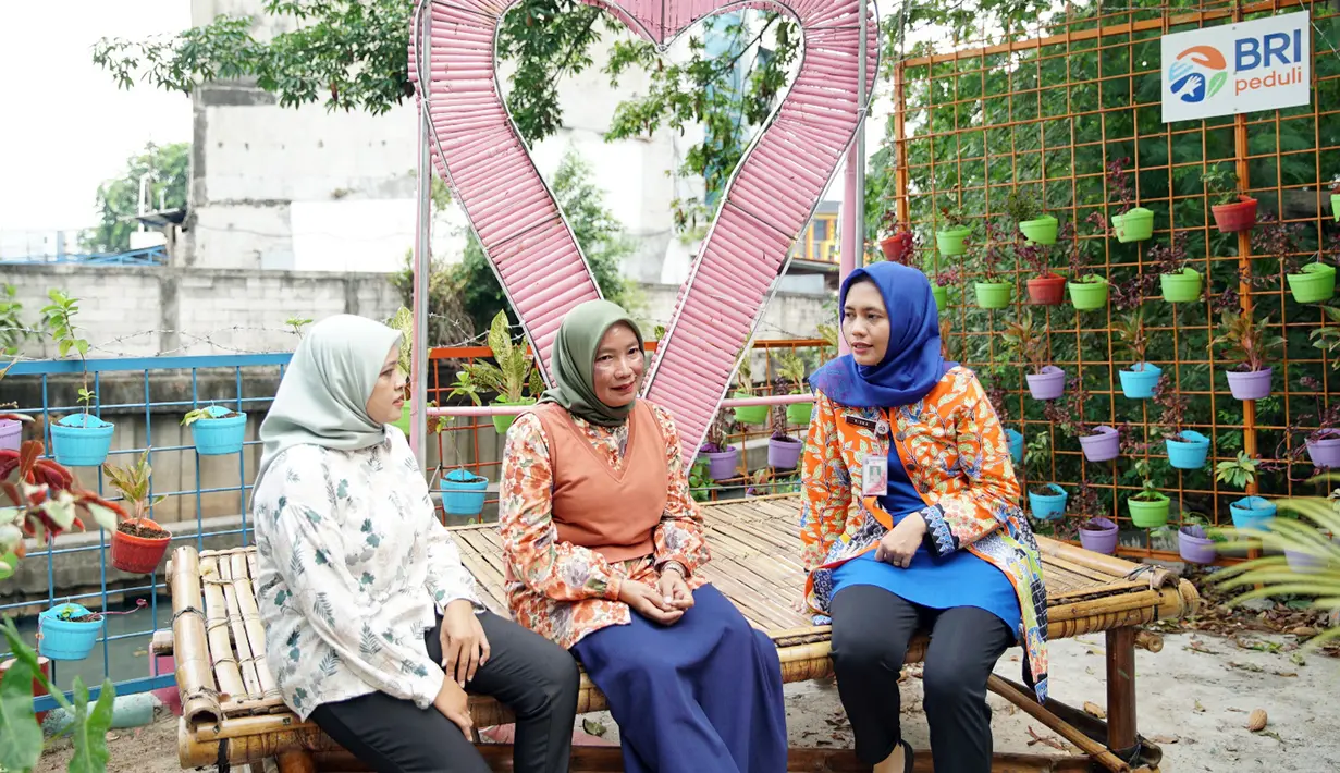 BRI melalui aktivitas Corporate Social Responsibility (CSR) BRI Peduli melakukan penataan Kampung Bali dengan berbagai kegiatan dan penyaluran bantuan. (Foto: Dok. BRI)