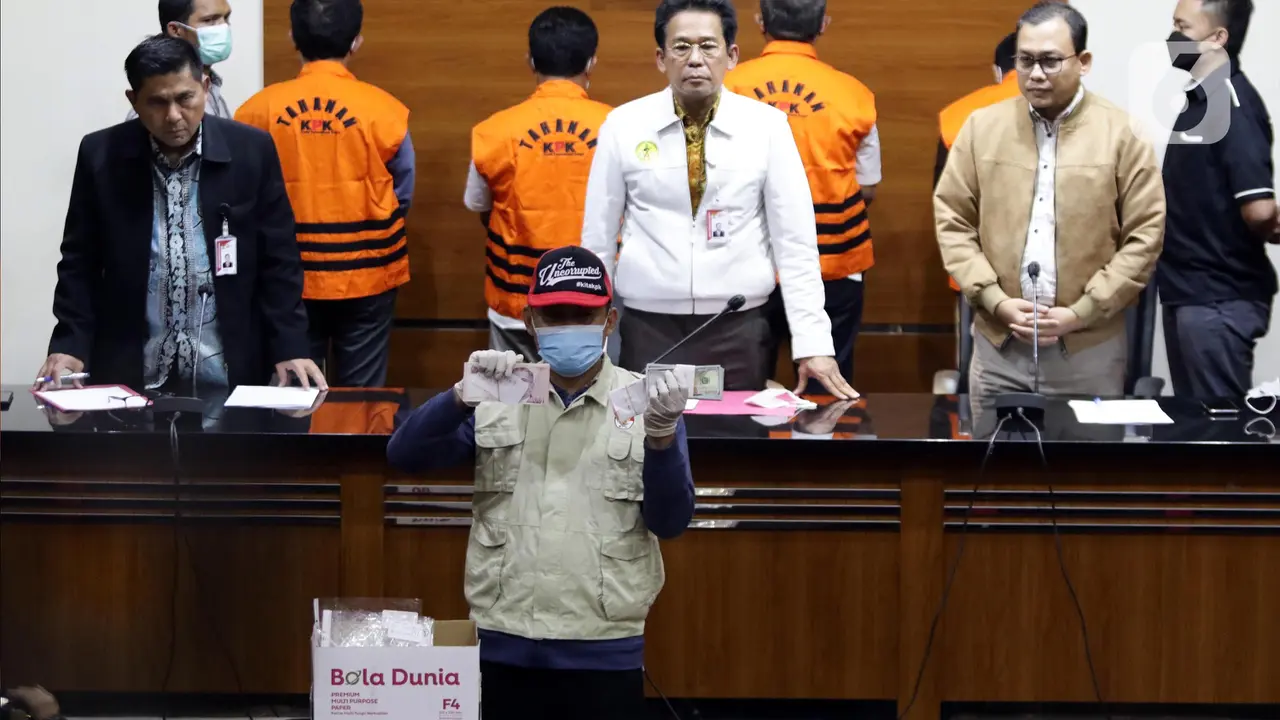 Uang Rp1 miliar Jadi Barang Bukti OTT Wakil Ketua DPRD Provinsi Jawa Timur Sahat Tua Simanjuntak