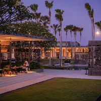 Bosan dengan perayaan valentine yang begitu-begitu saja? Yuk, segera beralih dengan perayaan valentine yang istimewa dengan makan malam romantis di The Warung. (The Warung, Alila Villas Uluwatu Bali)