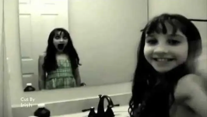 Hiii, Ini Hantu Paling Jelas yang Pernah Terekam CCTV!