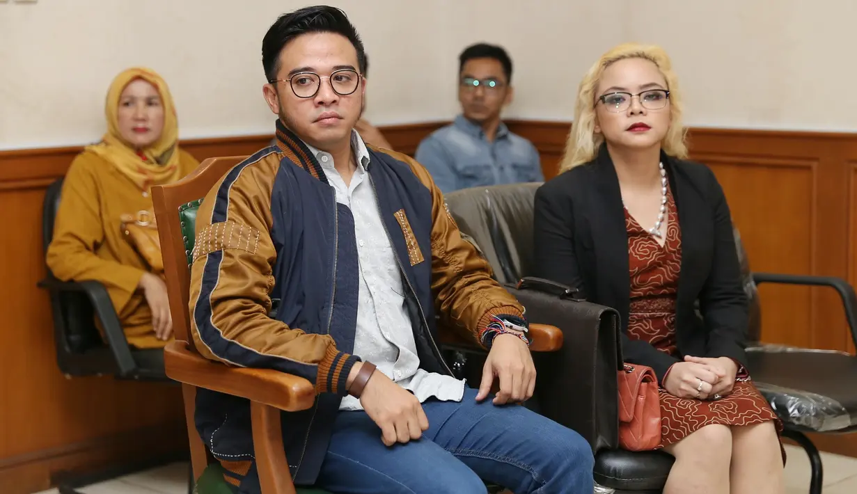 Roby Geisha dan Cinta Ratu Nansya