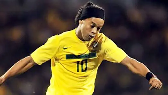 img_ronaldinho-060911.jpg