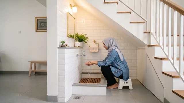 Model Tempat Wudhu di Bawah Tangga