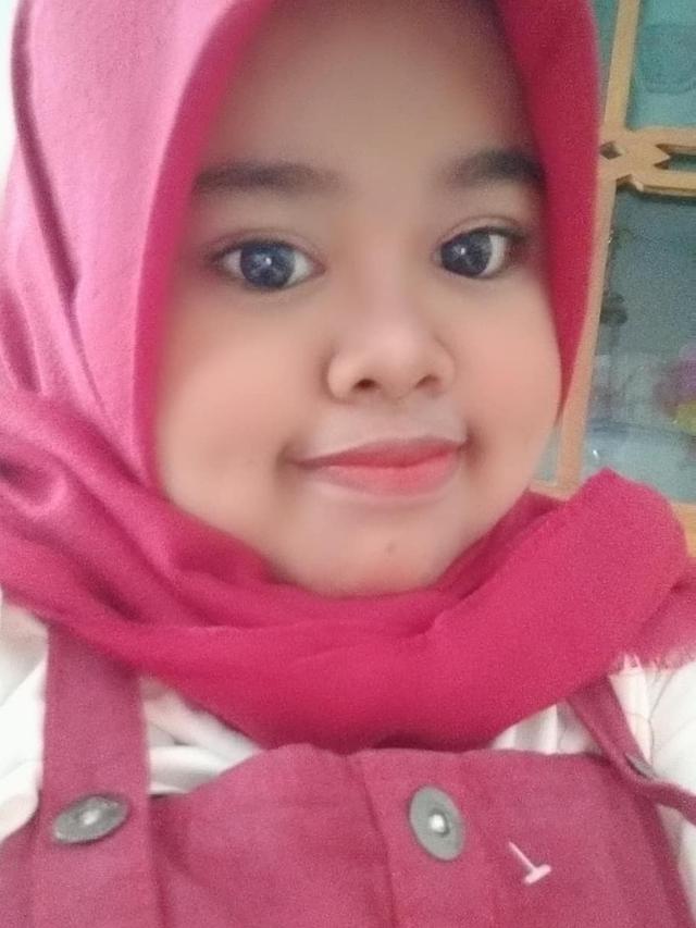 Tampil Beda, Ini 6 Potret Kekeyi Pakai Softlens Abu-abu yang Curi Perhatian