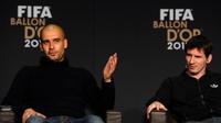 Josep Guardiola (kiri) bersama Lionel Messi (kanan). (AFP/Franck Fife)