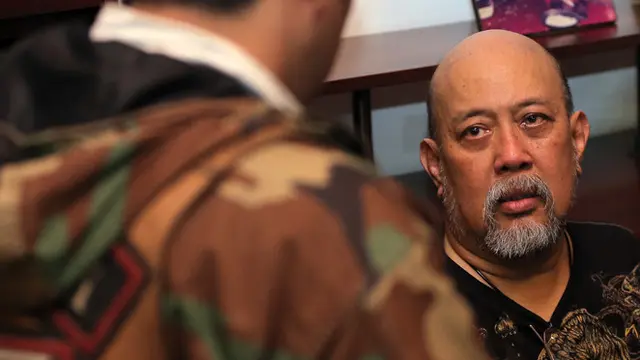 [Fimela] Suasana Rumah Duka Istri Indro Warkop