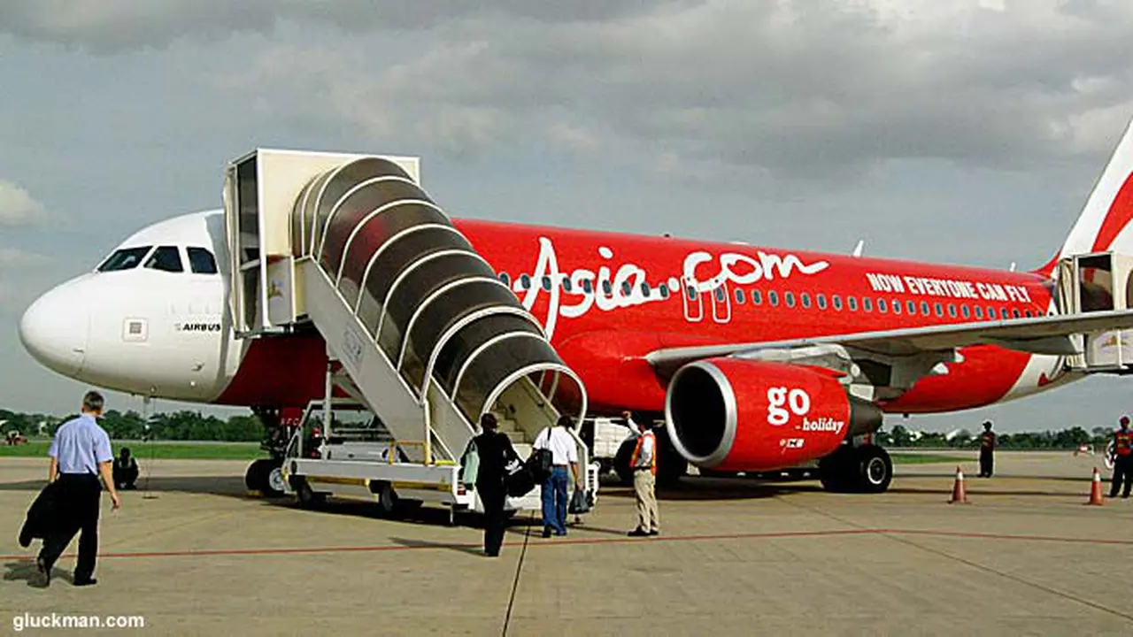 airasia130503b.jpg