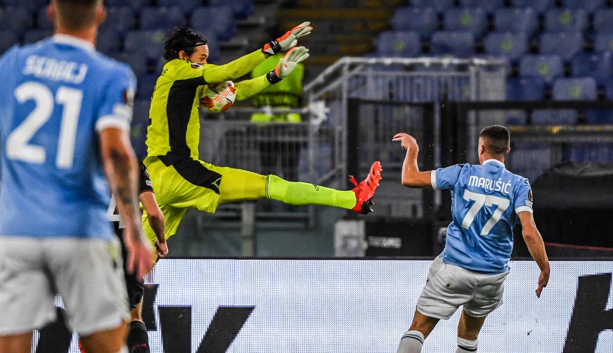 Pertandingan di Stadio Olimpico kali ini berlangsung cukup sengit. Lazio bermain lebih baik dari tim tamu yang tampak kesulitan menemukan ritme terbaiknya. (AFP/Andreas Solaro)
