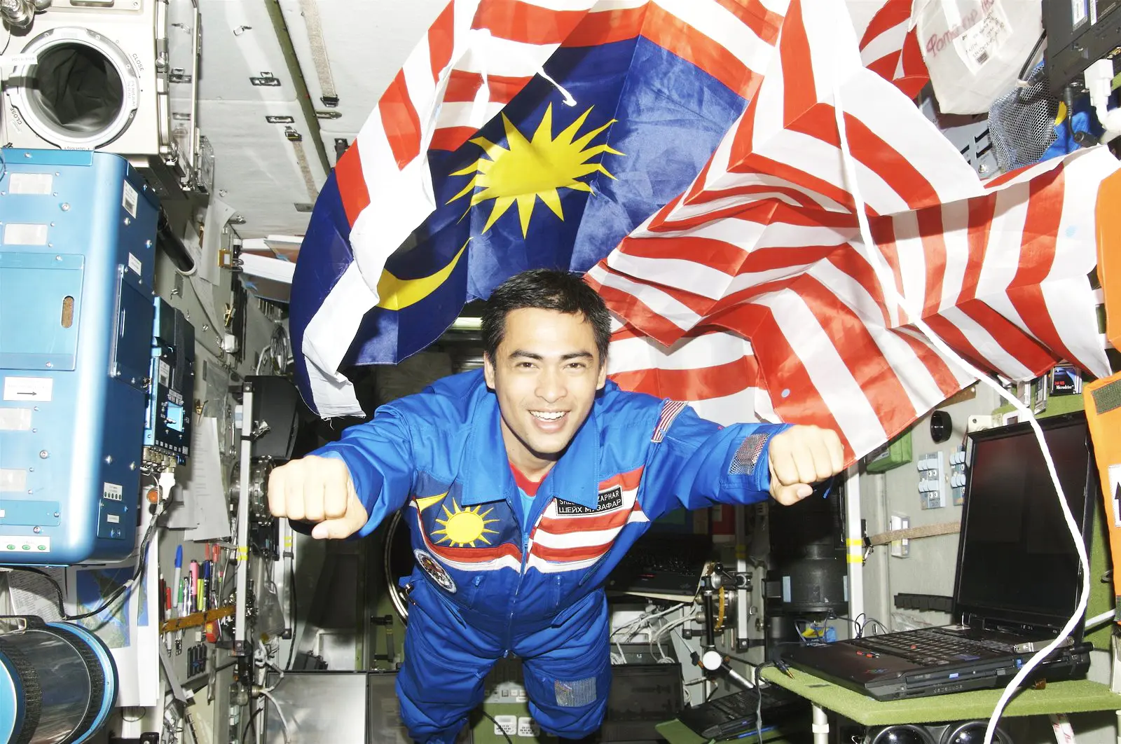 Astronot Malaysia Sheikh Muszaphar Shukor. (nurhafidahdahalandec5g.blogspot.com)