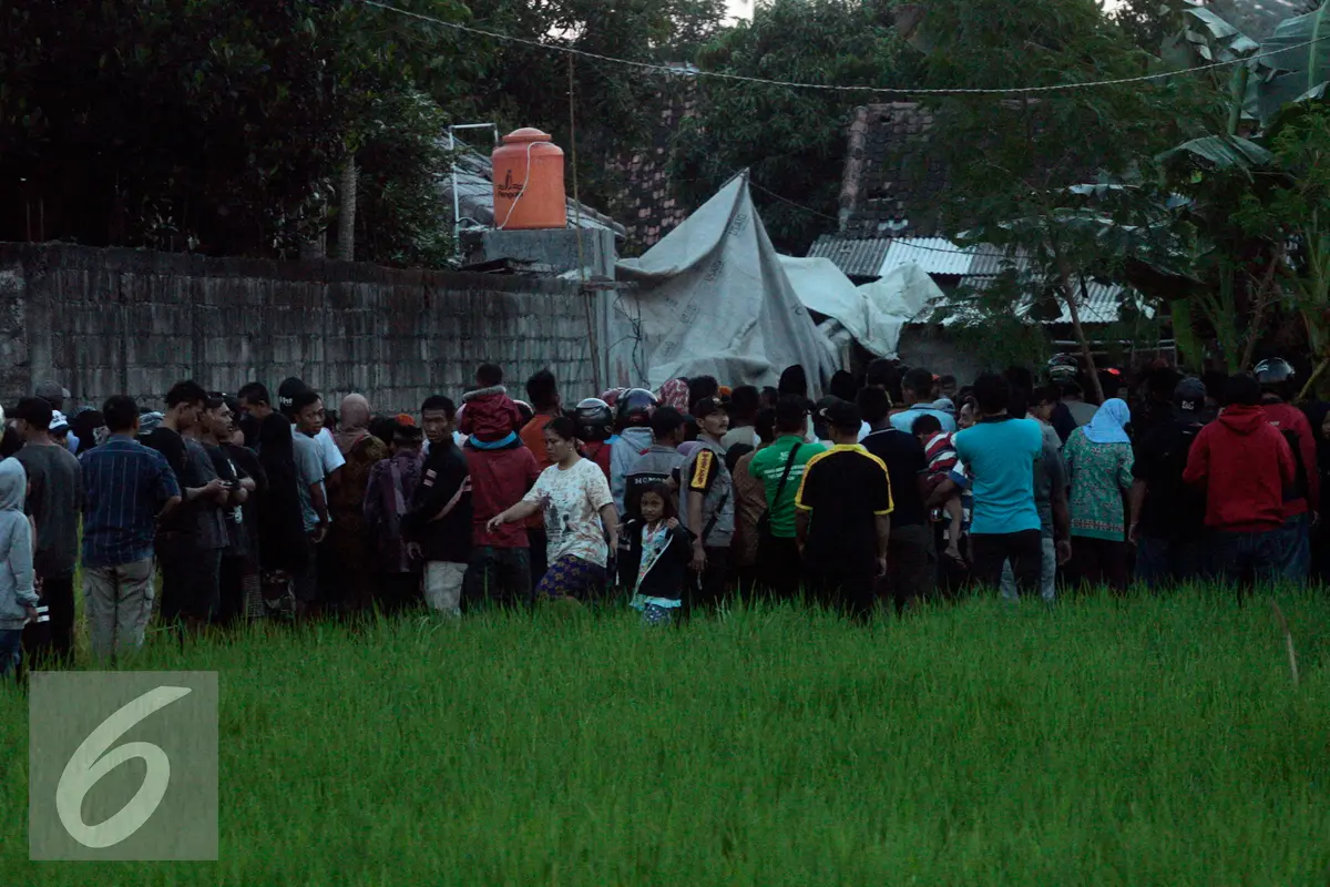 20160708- Helikopter Jatuh di Sleman- Boy Harjanto