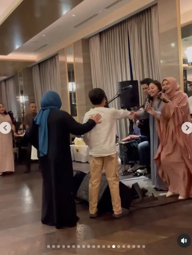 6 Potret Nagita Slavina Bukber Bareng Karyawan, Rafathar dan Rayyanza Ikut Ramaikan