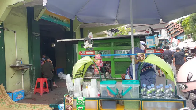 Dari Jakarta ke Jogja, Penjual Dawet Ini Bertahan Menjalankan Usaha Selama 15 Tahun