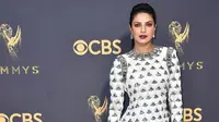 Priyanka Chopra di Emmy Awards 2017 (ABCNews)