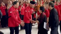 Senyum Megawati Warnai Bimtek PDIP, Ribuan Kader Sambut Meriah Kehadirannya di Bali