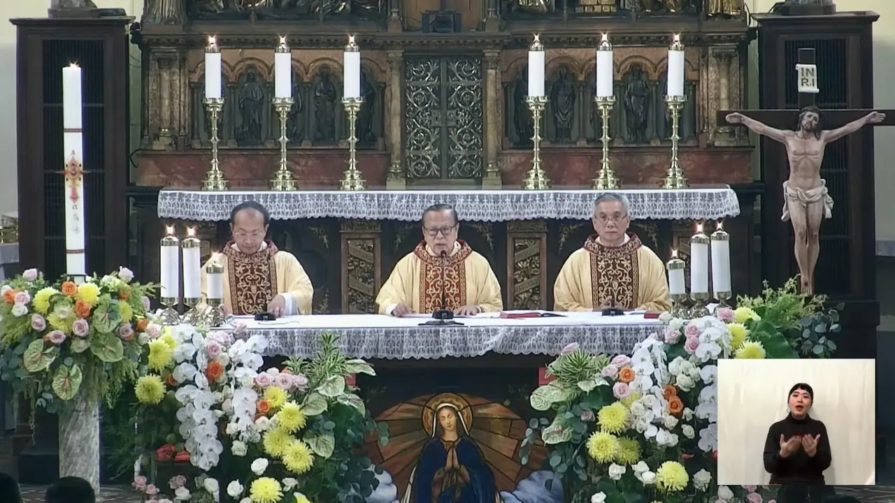 Gereja Katedral Jakarta menggelar Misa Hari Raya Paskah Pontifikal pada Minggu (20/4/2025).