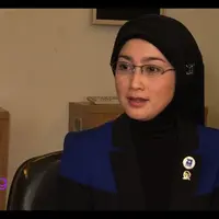 Kasus penelantaran anak yang terjadi di cibubur membuat Desy Ratnasari geram. Apa komentarnya.