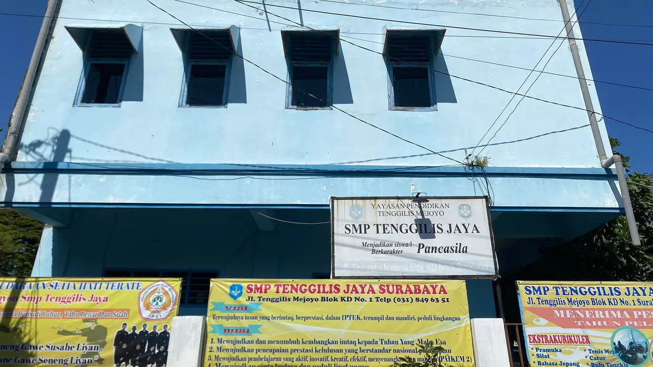 Gedung SMP Tenggilis Jaya Surabaya. (Dian Kurniawan/Liputan6.com)