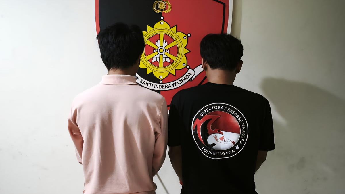 Dua Pria Depok Berpura-pura Polisi Pakai Atribut Gadungan untuk Peras Jukir, Diamuk Massa