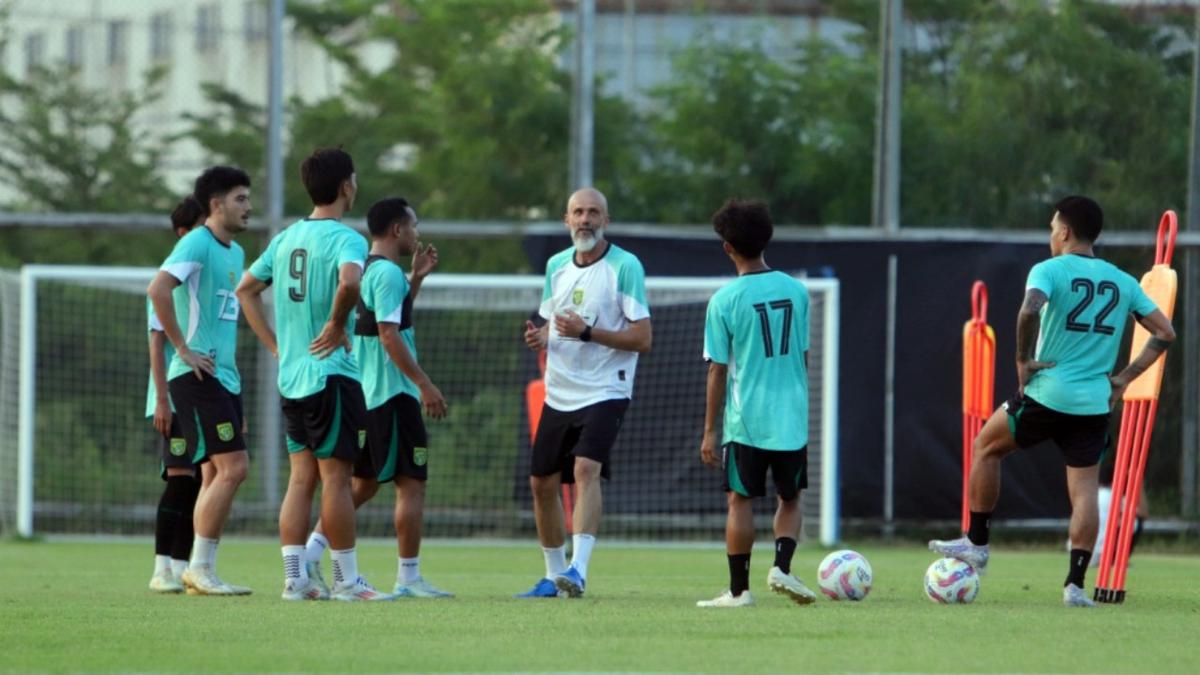 Bonek Kecewa Persebaya Main Buruk di BRI Super League, Eduardo Perez Cuek