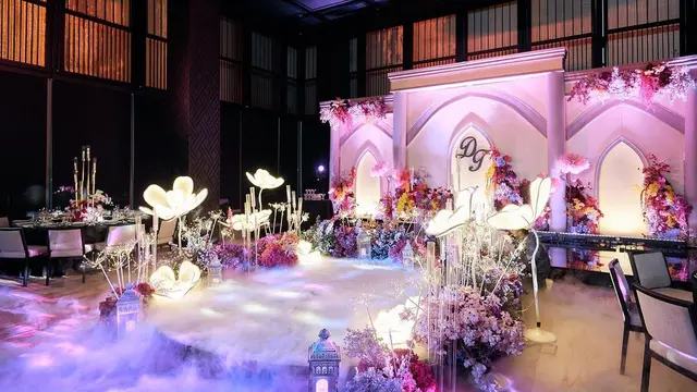 Pernikahan Tina Toon