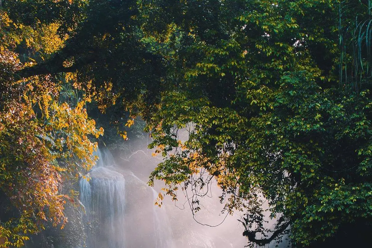Pemandangan air terjun Nyarai. (Instagram.com @rimbasatuawan)