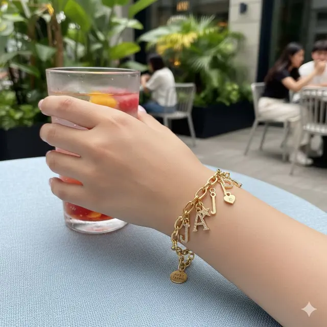Gelang Rantai dengan Bandul Huruf Penyusun Nama