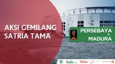 Kiper Madura United, Satria Tama, tampil gemilang saat menghadapi Persebaya Surabaya.