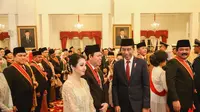 Wakil Ketua DPD RI Sultan Bachtiar Najamudin menerima penganugerahan Bintang Mahaputera Nararya dari Presiden Jokowi. (Foto: Istimewa)