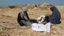 Sejumlah pakar dan warga Gaza mengatakan bahwa bantuan udara jauh kurang efektif dibandingkan konvoi truk. (Eyad BABA/AFP)