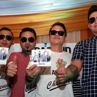 Demi menandai perjalanan karier di industri musik, diusianya yang ke-20 tahun, Ada Band meluncurkan album ke-13. (Deki Prayoga/Bintang.com)
