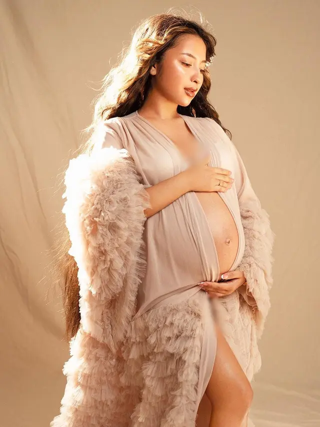 6 Potret Maternity Shoot Jennifer Coppen dengan Berbagai Tema, Nantikan Kelahiran Anak