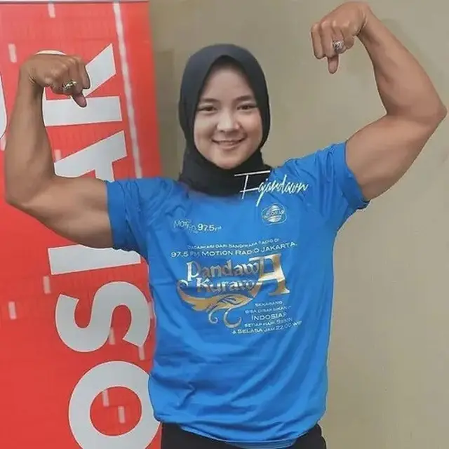 Editan Foto 6 Penyanyi Miliki Lengan Berotot Ini Bikin Tepuk Jidat, Kocak