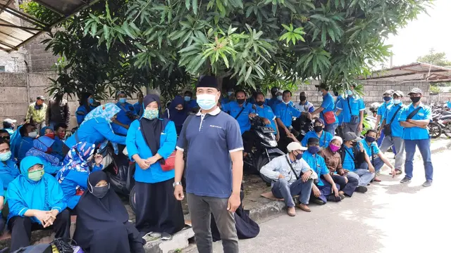 Ratusan Buruh di Depok Mogok Kerja