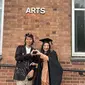 Mezzaluna lulus dari kampus ternama di Inggris, University of Birmingham. Putri pertama Bimbim mengambil jurusan Antropologi Politik. [Instagram/bimbimslank]