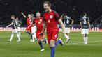 Bek Inggris, Eric Dier, merayakan gol kemenangan yang dicetaknya ke gawang Jerman pada laga persahabatan di Olympiastadion, Berlin, Sabtu (26/3/2016). Jerman takluk 2-3 dari Inggris. (Action Images via Reuters/Carl Recine)