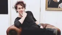 Foto dan Video Wajah Gitaris 5 Seconds of Summer Saat Terbakar
