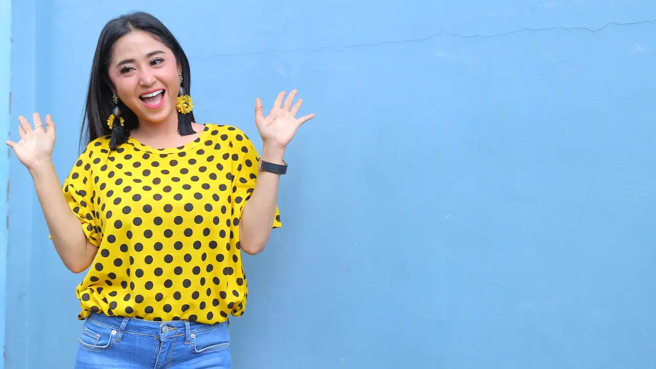 [Bintang] Dewi Perssik