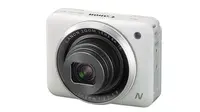 Kamera Canon PowerShot N2 dengan layar LCD sentuh 2,8 inci ini dapat ditekuk hingga 180 derajat ke atas. 