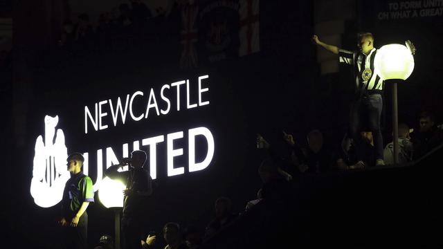 Foto: Punya Boss Baru Kaya Raya, Suporter Newcastle United Berpesta