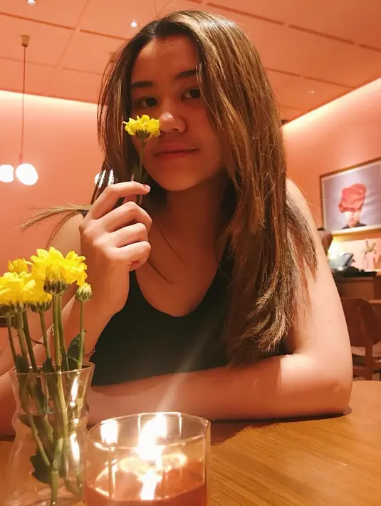 Aaliyah Massaid merupakan anak dari Alm. Aji Massaid dan Reza Artamevia. Selain punya wajah yang cantik, Aaliyah juga punya senyum yang manis. (Foto: instagram.com/aaliyah.massaid)