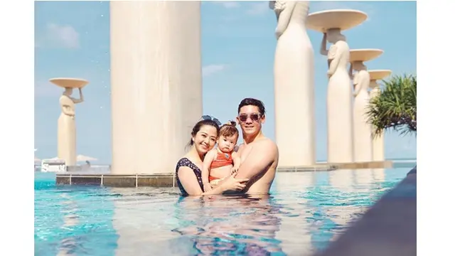 Panas-panas memang paling asyik untuk berenang