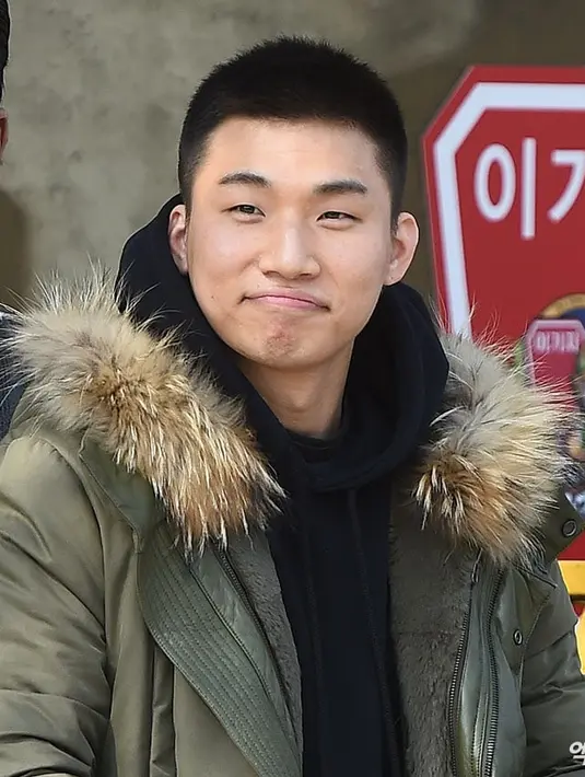 Seperti diketahui, Daesung resmi menjalankan wajib militer pada 13 Maret lalu. Ia akan menyelesaikan wajib militernya pada akhir 2019. (Foto: Soompi.com)